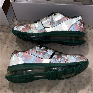 NWT YRU Camo sneakers
